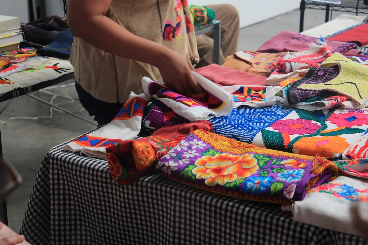 Synthetic fibers in Mexican textiles